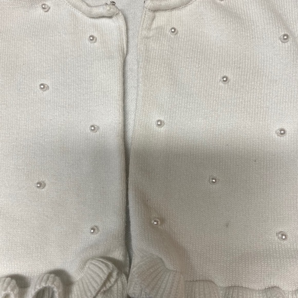 Open front White cardigan w pearls - Picture 2 of 3